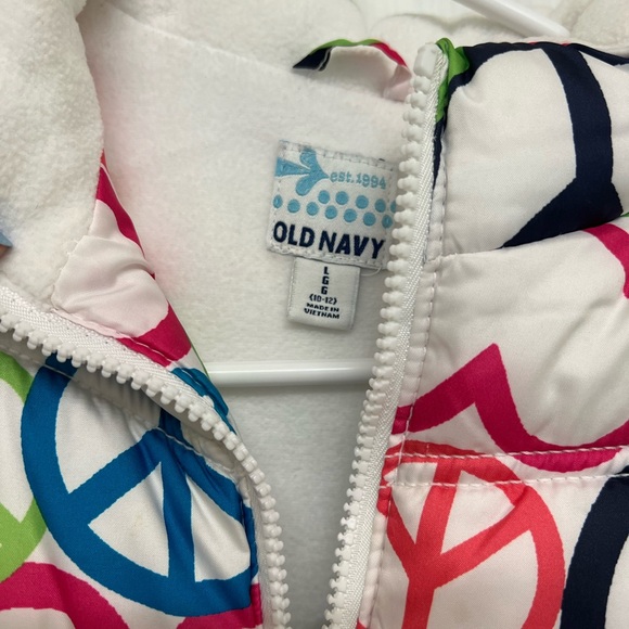 BRAND NEW Old Navy Kids Puffer Vest - Picture 2 of 4